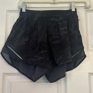 Lululemon Black camo shorts size 4